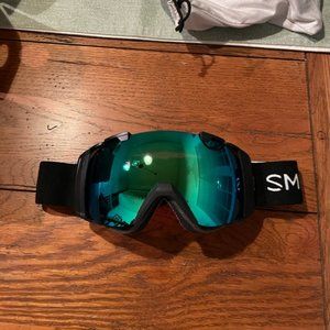 Smith I/O ski/snowboard goggles Black + ChromaPop Sun Green Mirror Lens